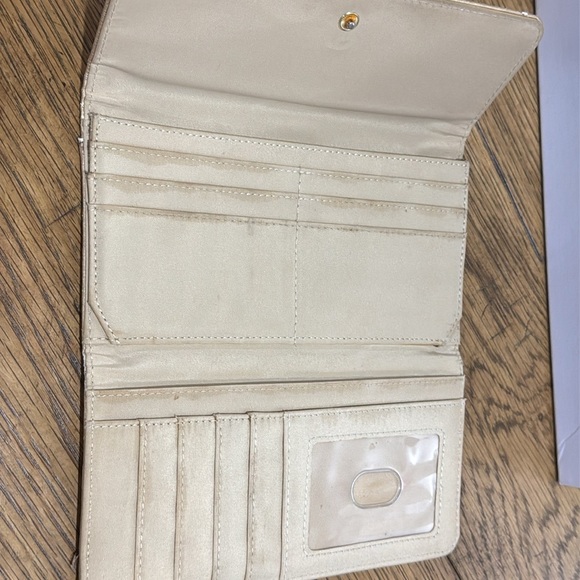 Aigner Gold Metalic Wallet - Picture 6 of 8